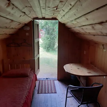 Kipi-koovi Matkakeskuse Vaeiksem Majake Camping *